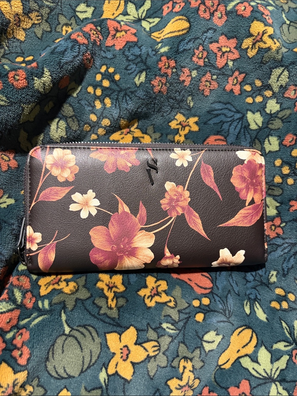 Simply Vera by Vera Wang Floral Wallet